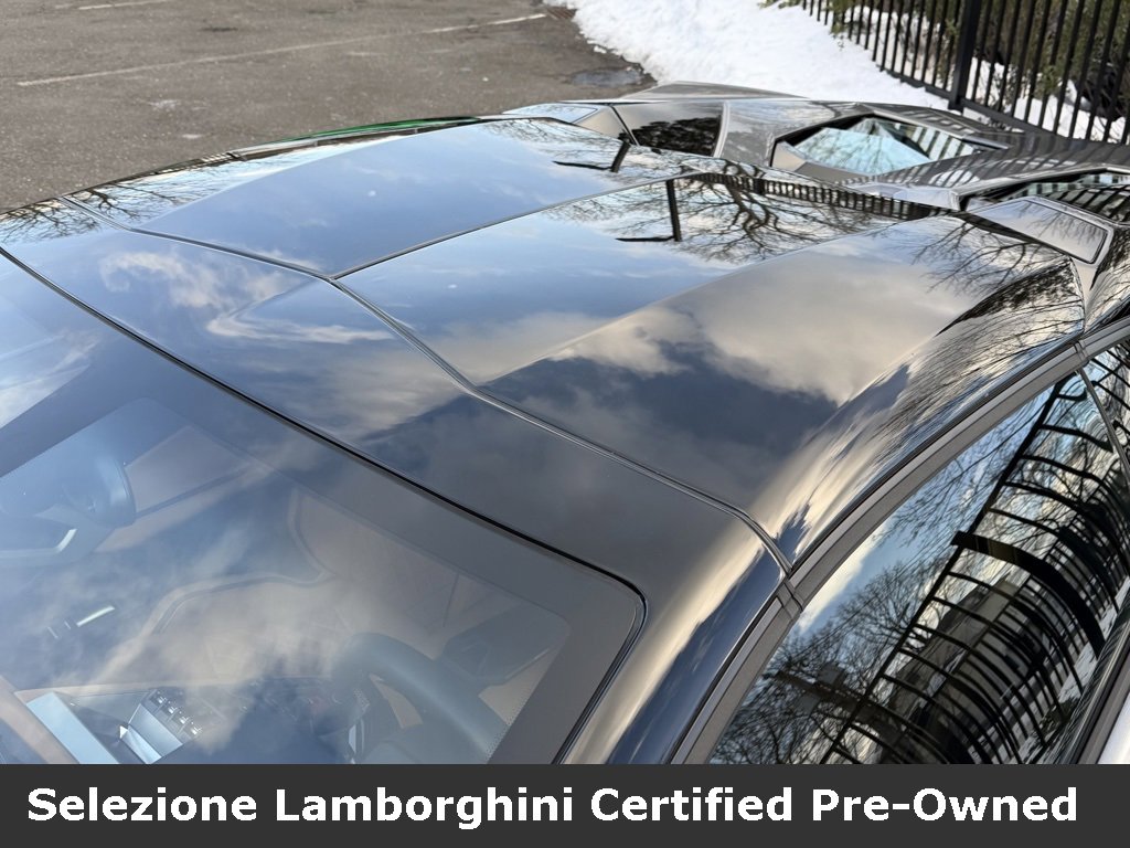 Used 2018 Lamborghini Aventador S image 22