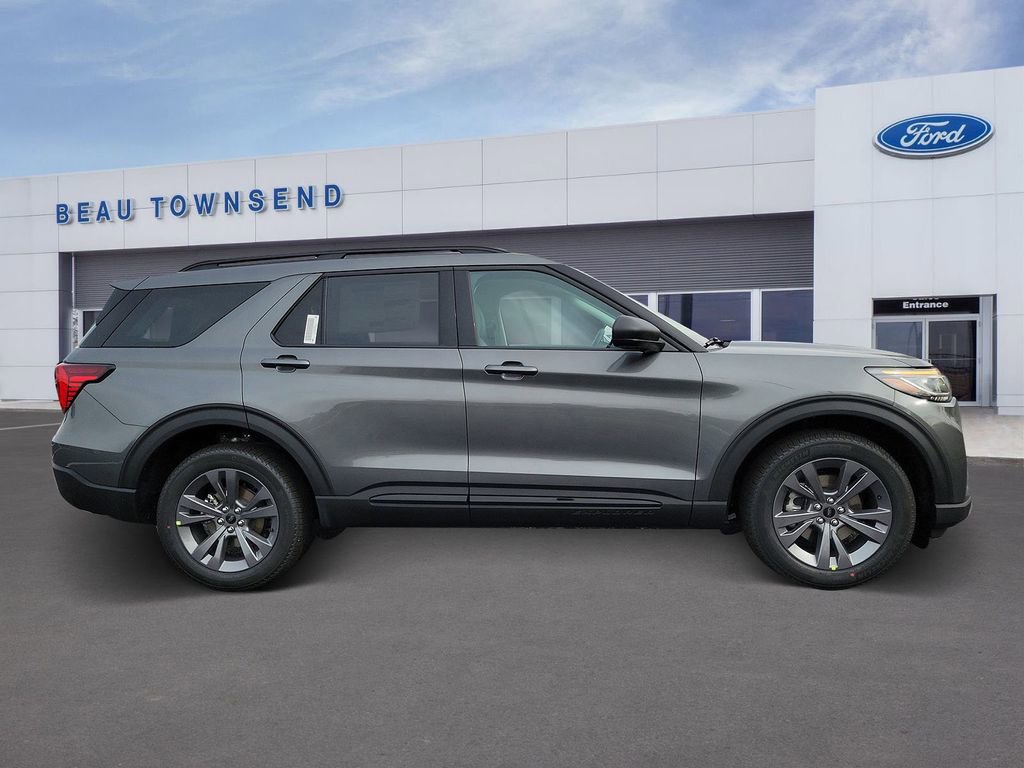 New 2026 Ford Explorer Active w/ Active Comfort Package image 3