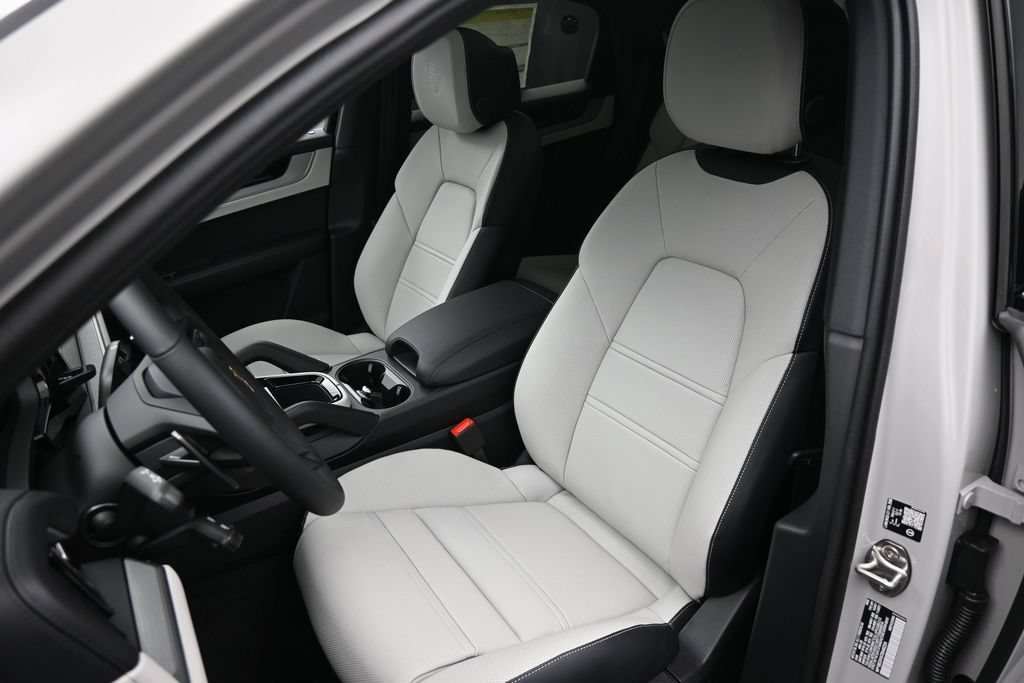 New 2026 Porsche Cayenne E-Hybrid Coupe AWD/4WD image 6