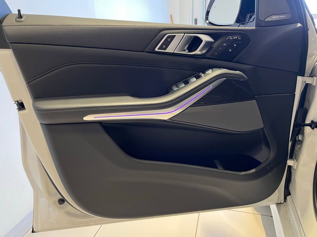 Used 2024 BMW X7 M60i w/ Executive Package AWD/4WD image 17