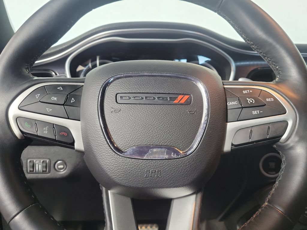 Used 2015 Dodge Challenger R/T Plus RWD image 17