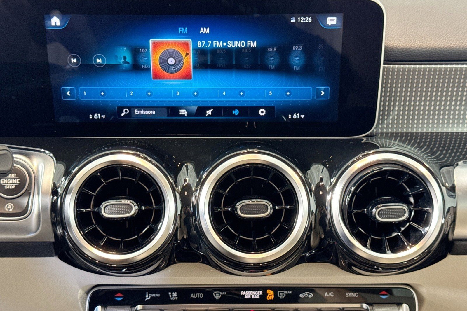 Used 2021 Mercedes-Benz GLB 250 4MATIC image 15