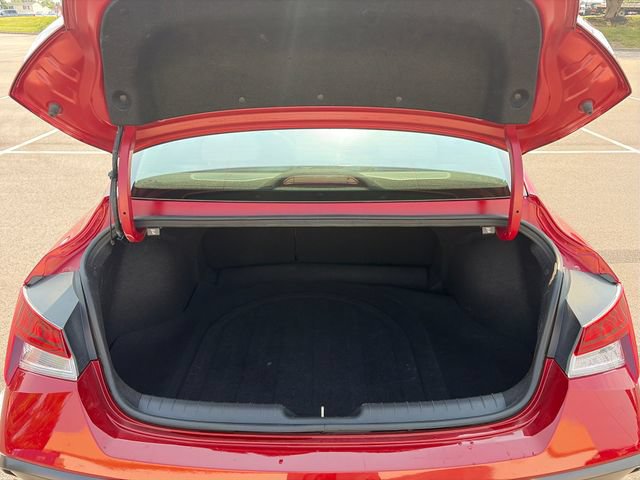 Used 2025 Hyundai Elantra Limited FWD image 29