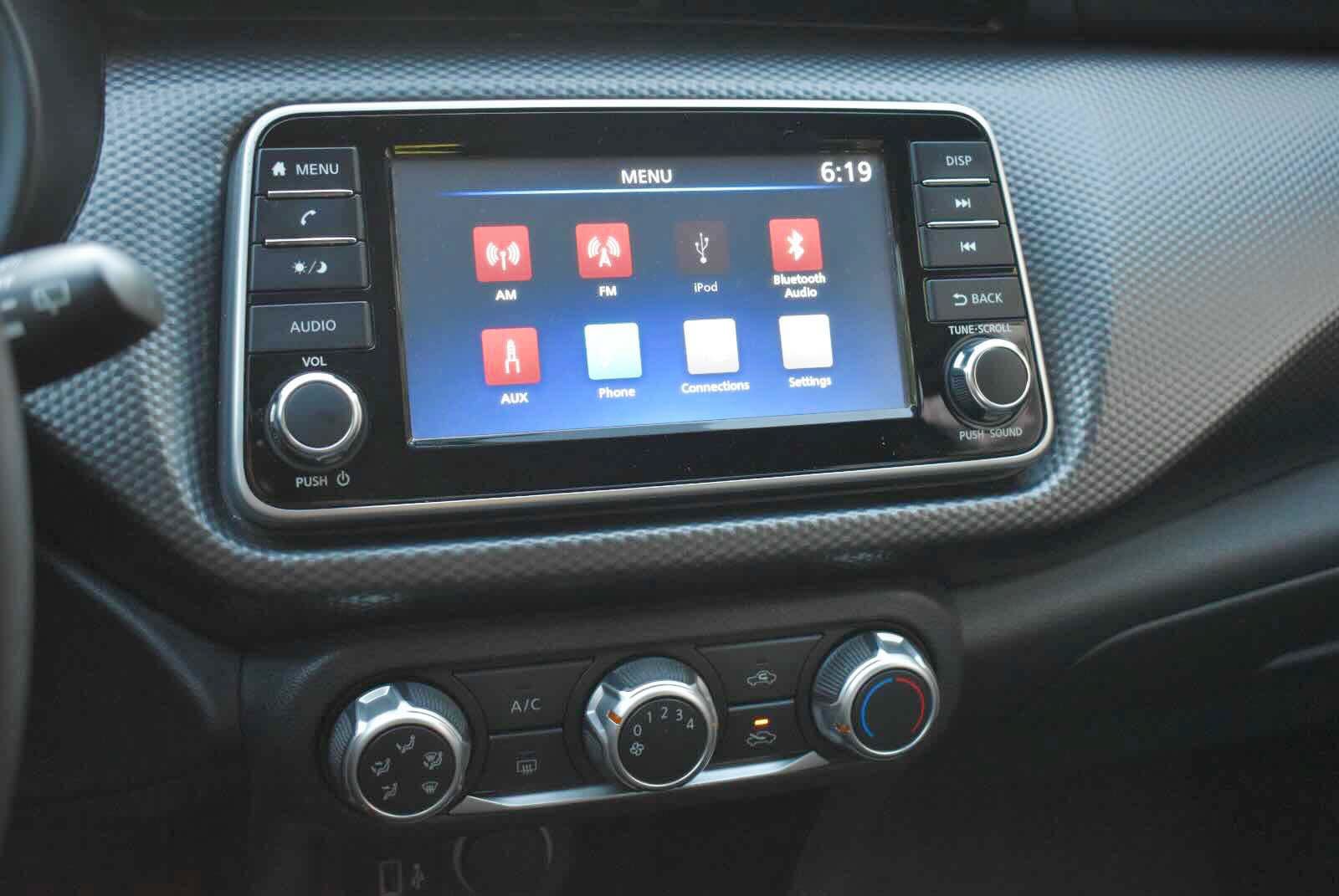 Used 2018 Nissan Kicks S FWD image 18