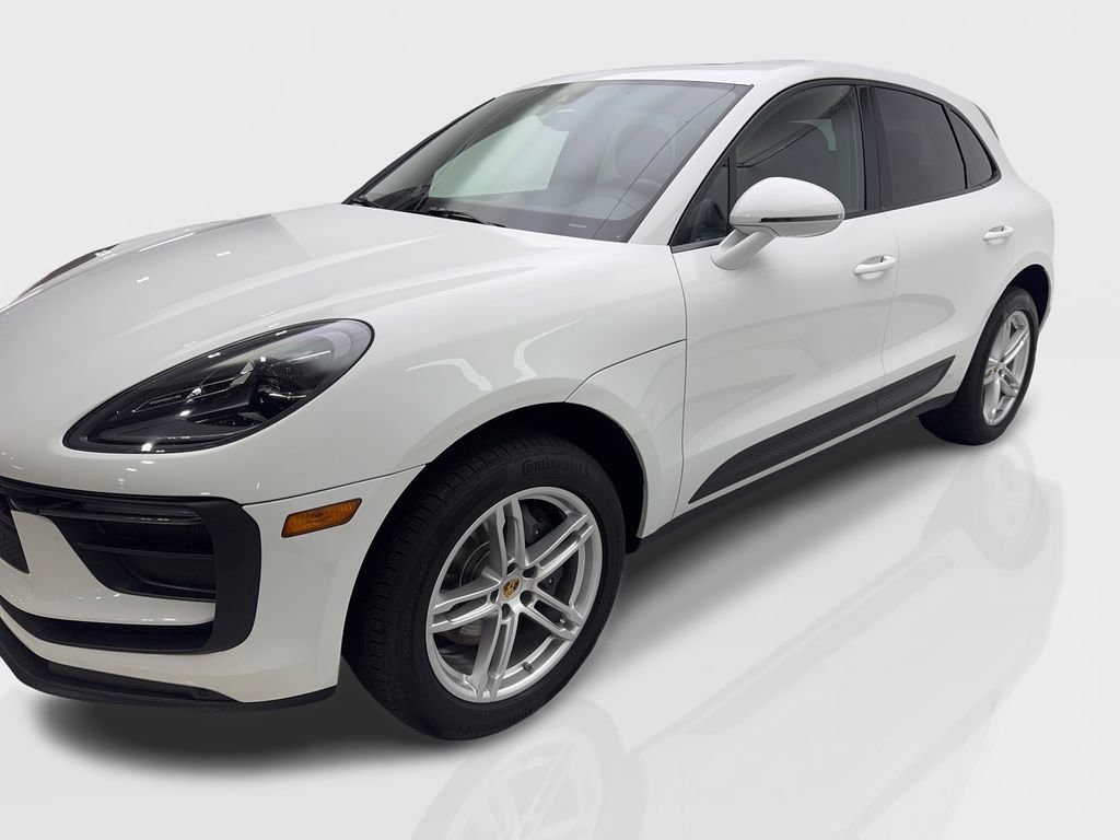 Used 2022 Porsche Macan image 11