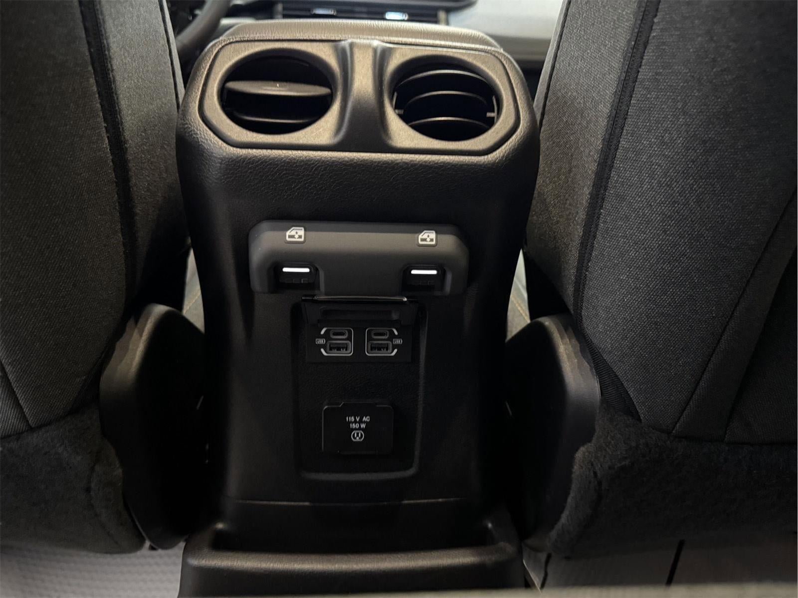 Used 2025 Jeep Wrangler Unlimited Sahara AWD/4WD image 26