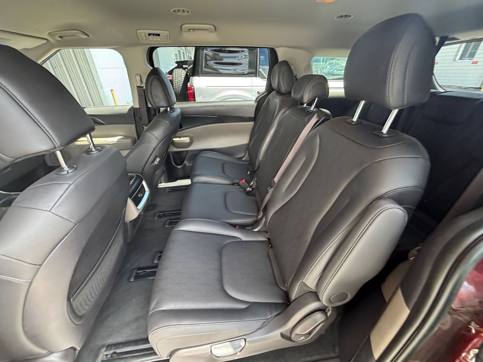 Used 2026 Kia Carnival FWD image 28