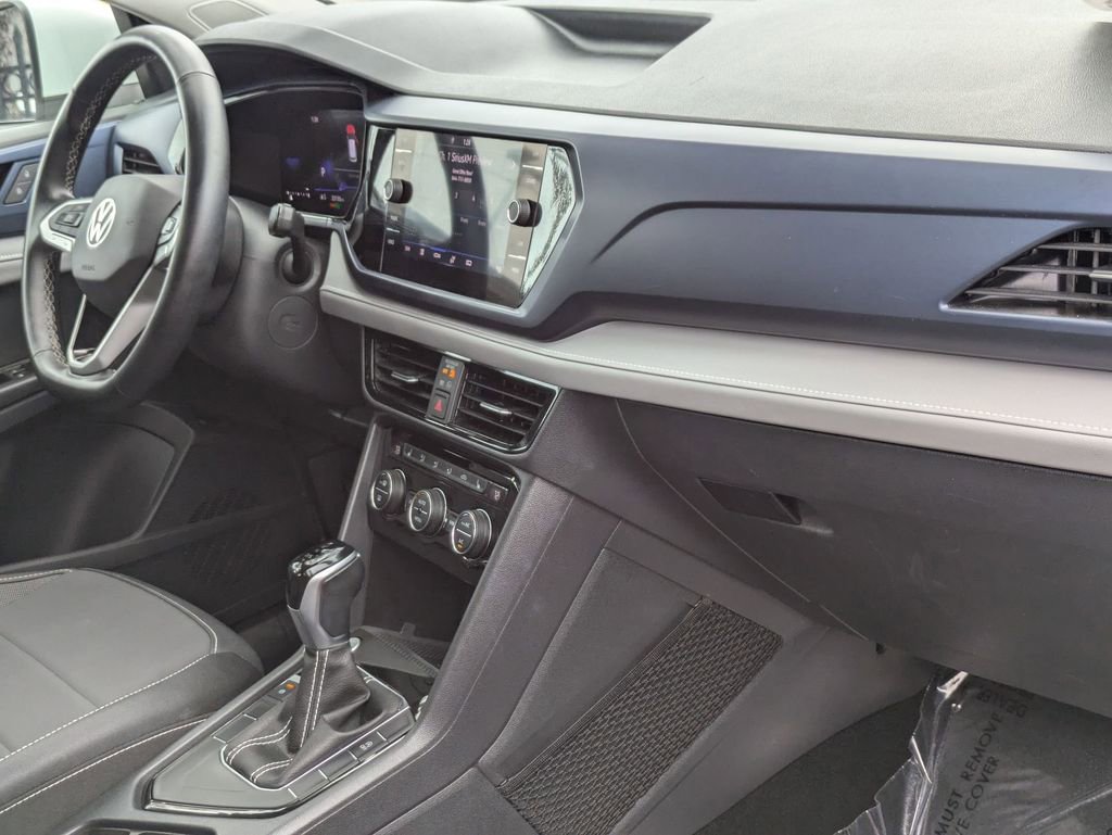 Used 2024 Volkswagen Taos SE image 31