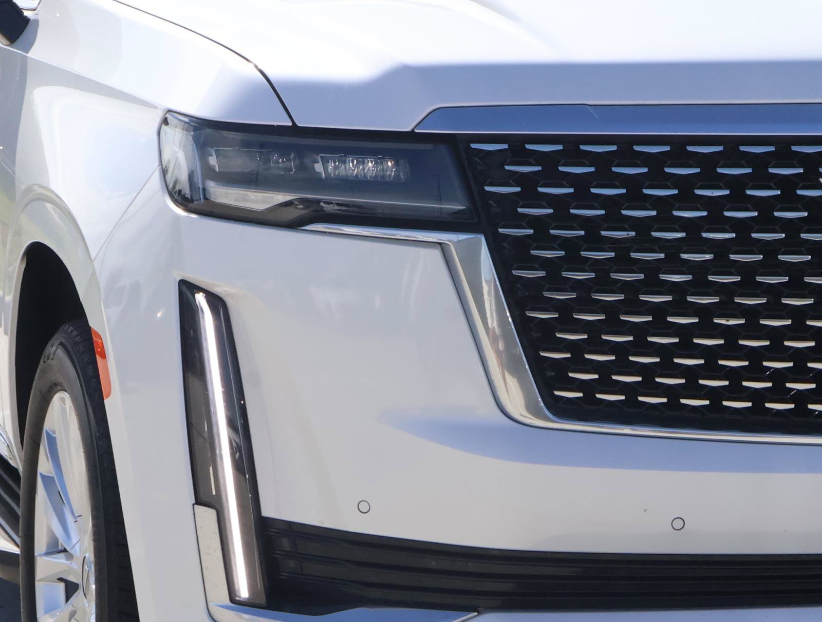 Certified 2024 Cadillac Escalade Luxury RWD image 9