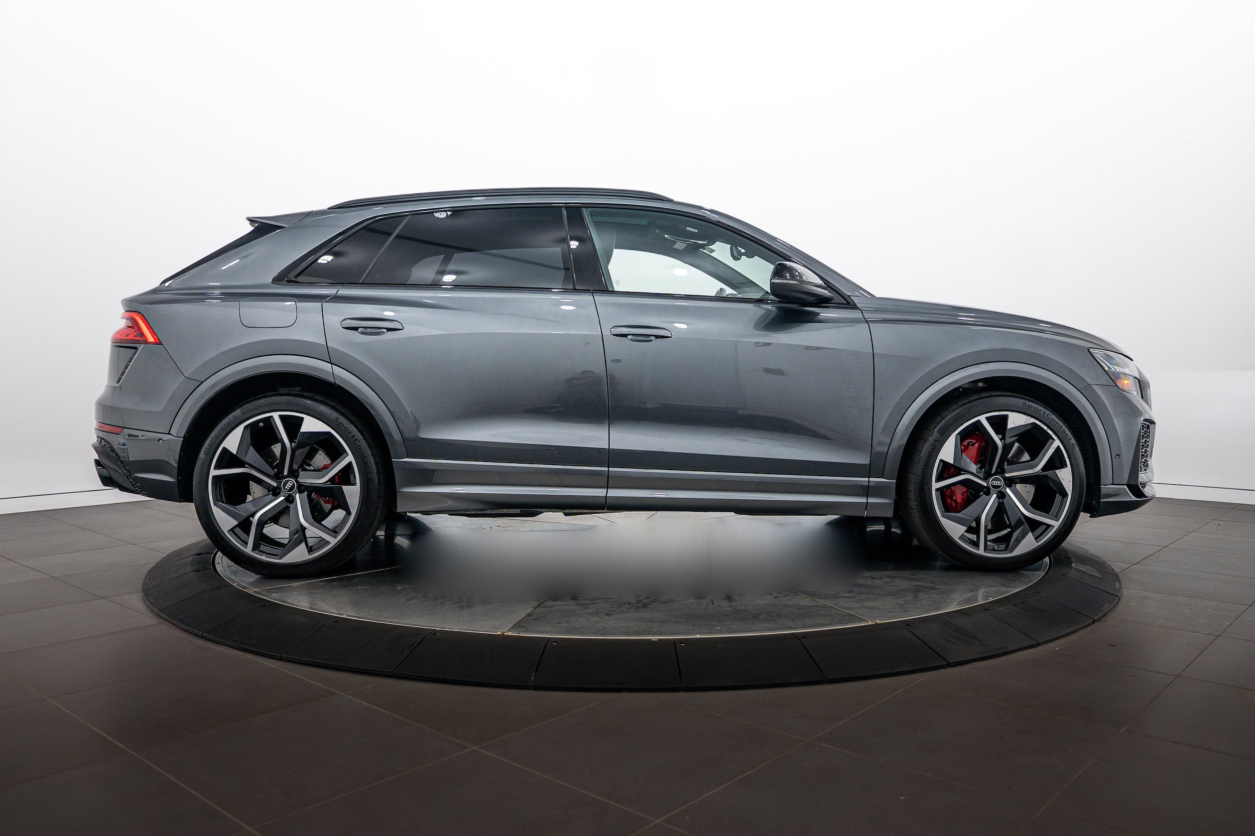 Used 2023 Audi RS Q8 w/ Black Optic Package AWD/4WD image 3