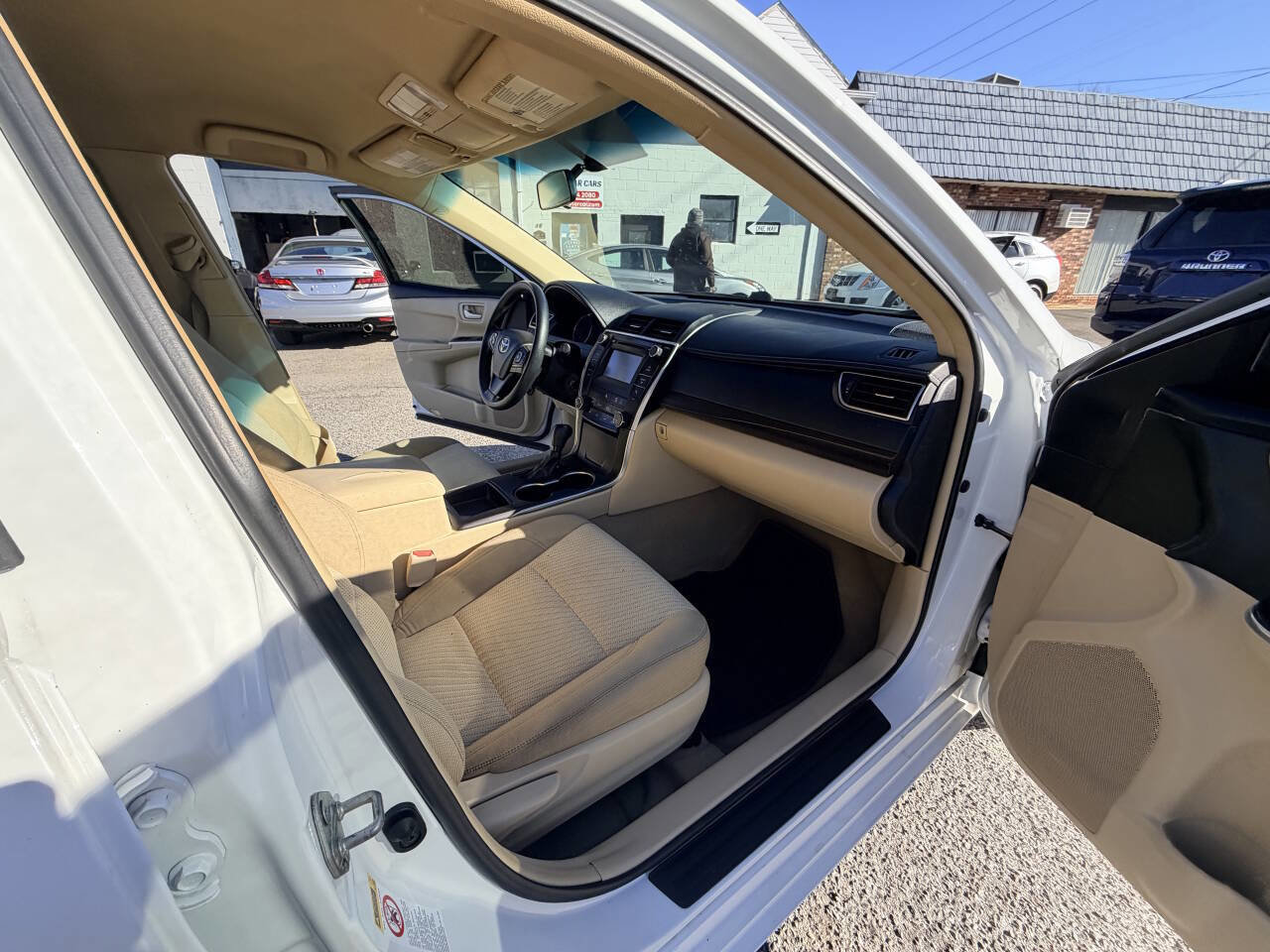 Used 2017 Toyota Camry LE image 54