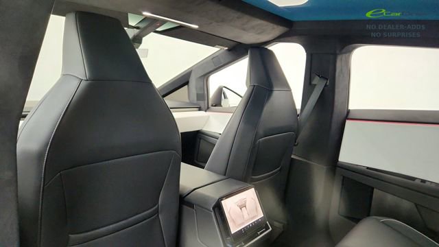 Used 2024 Tesla Cybertruck AWD Crew Cab image 28