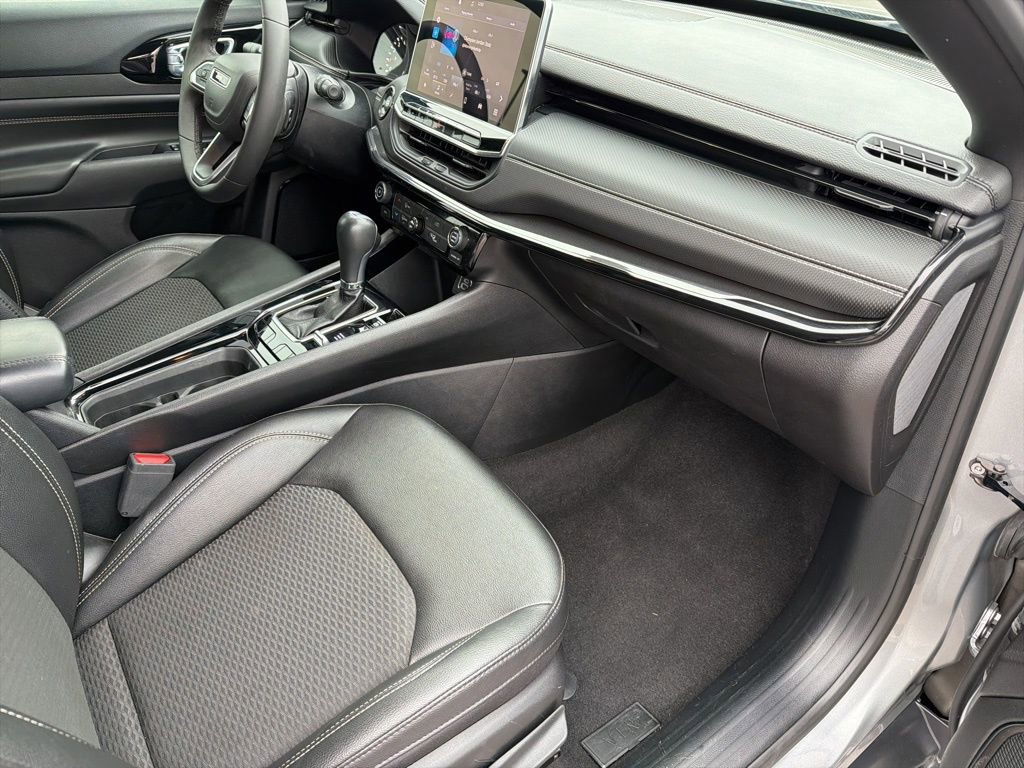 Used 2024 Jeep Compass Latitude w/ Convenience Group image 25