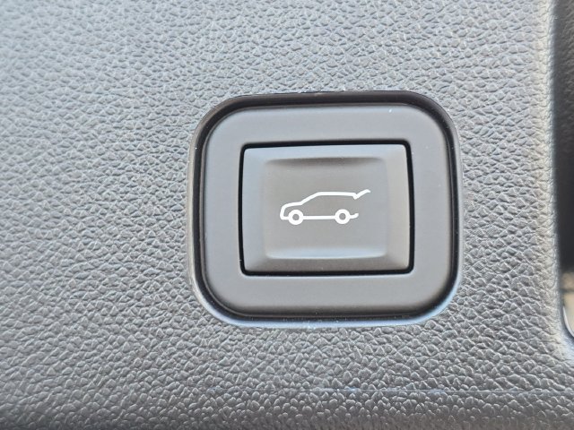 Certified 2026 Chevrolet Equinox EV RS FWD image 17