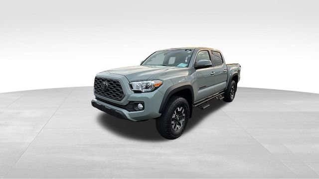 Used 2022 Toyota Tacoma TRD Off-Road image 2