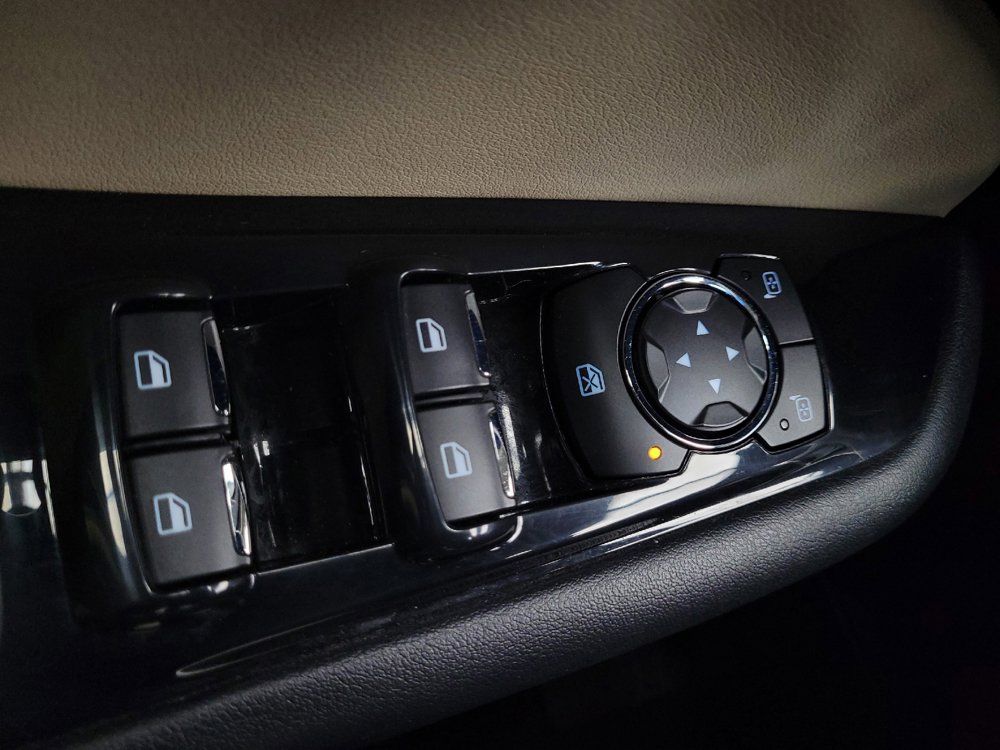 Used 2018 Ford Edge SEL w/ Equipment Group 201A FWD image 27