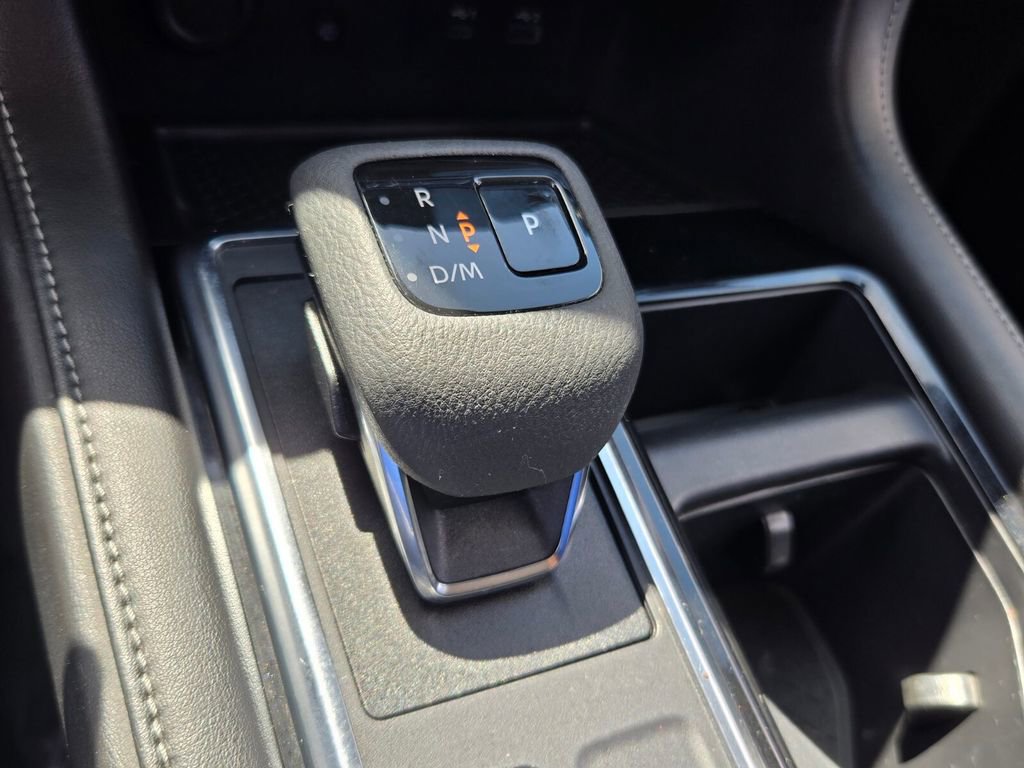 Used 2023 Nissan Pathfinder SL w/ Black Appearance Package image 22