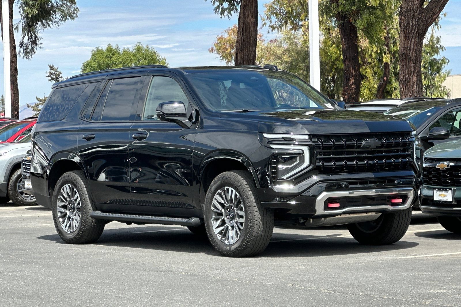Used 2025 Chevrolet Tahoe Z71 w/ Z71 Off-Road Package AWD/4WD image 2
