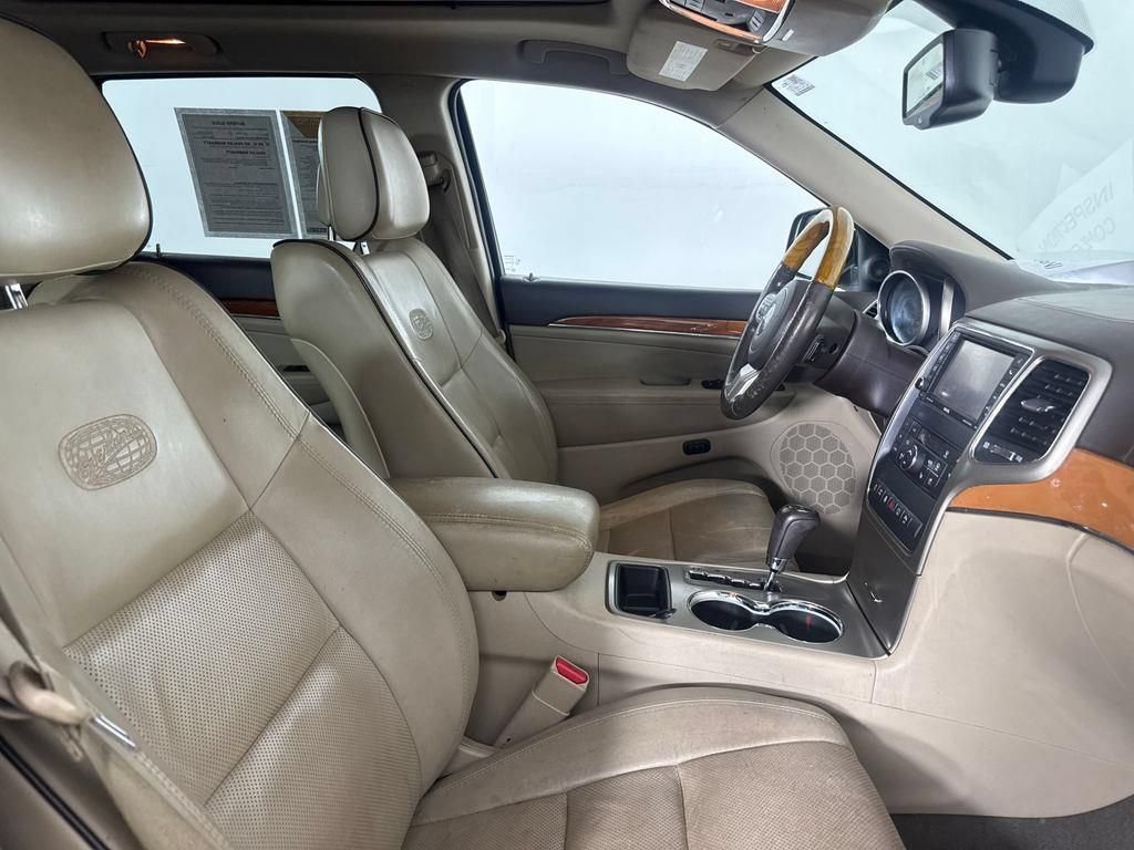 Used 2013 Jeep Grand Cherokee Overland w/ Trailer Tow Group IV RWD image 9