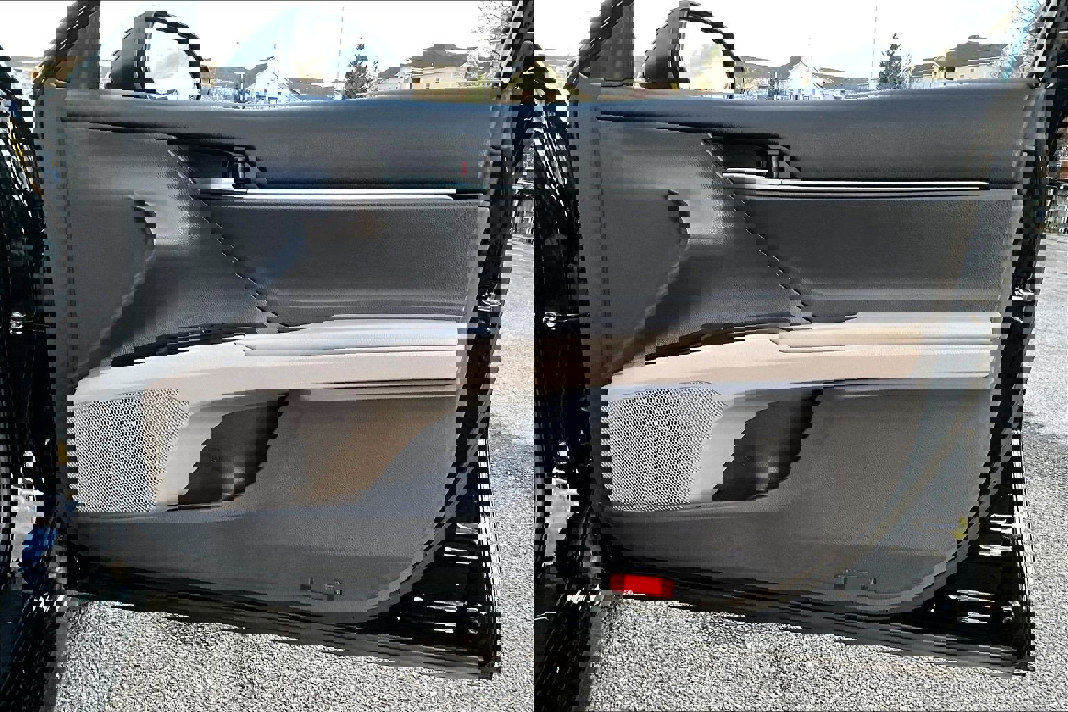 Used 2023 Toyota Camry LE image 22