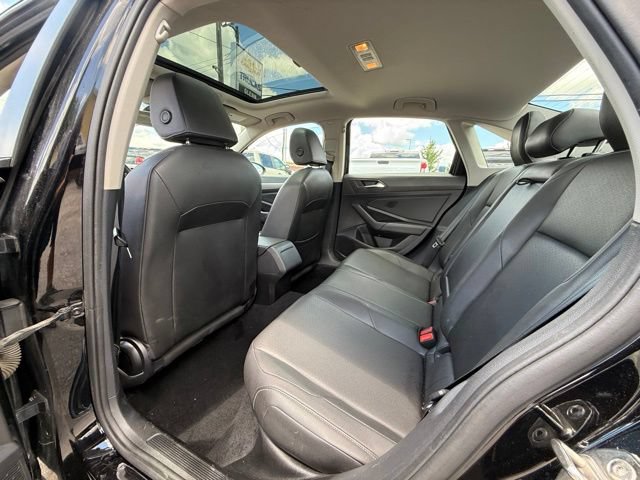 Used 2020 Volkswagen Jetta SE FWD image 25