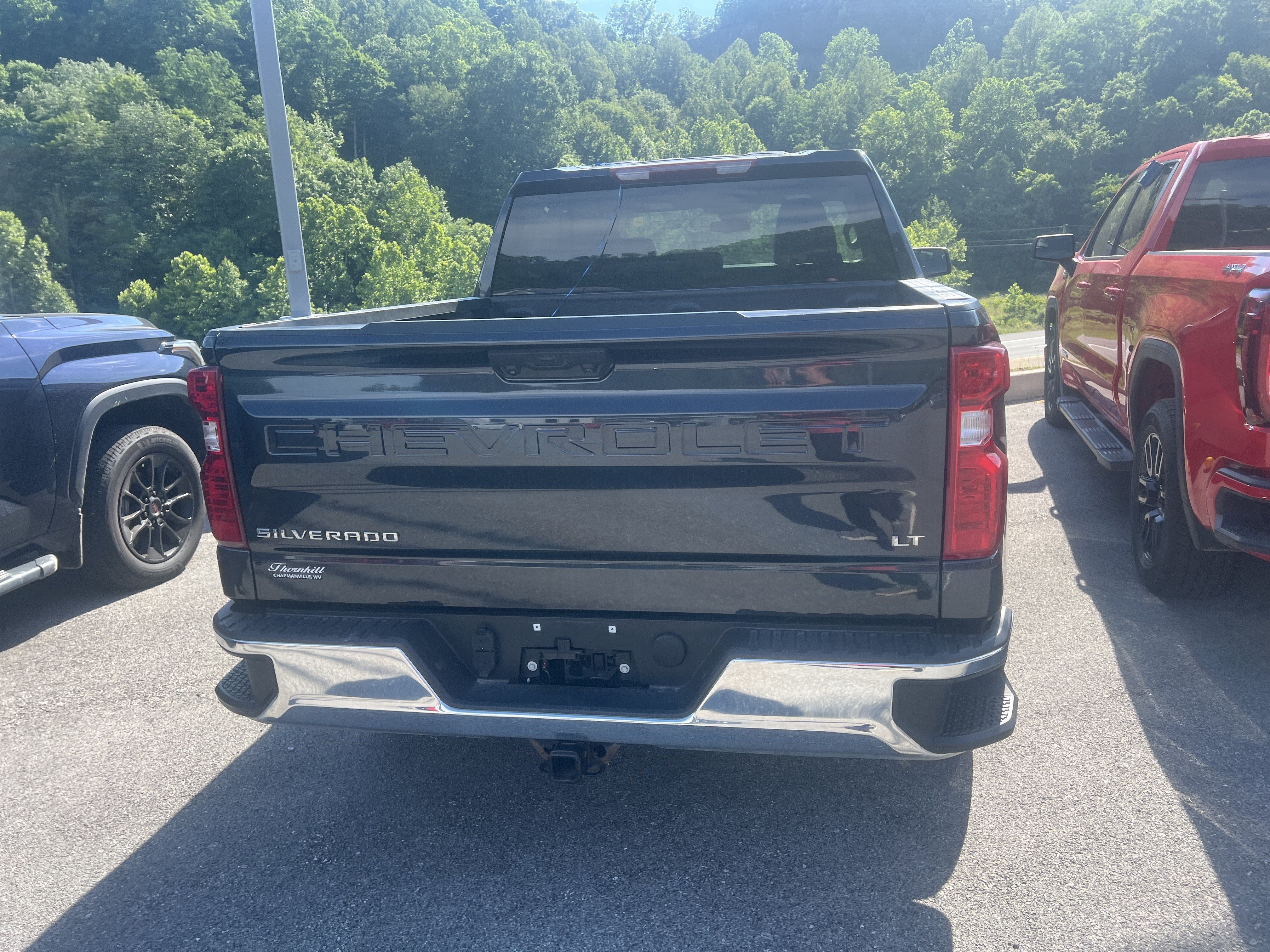 Used 2023 Chevrolet Silverado 1500 LT AWD/4WD image 4