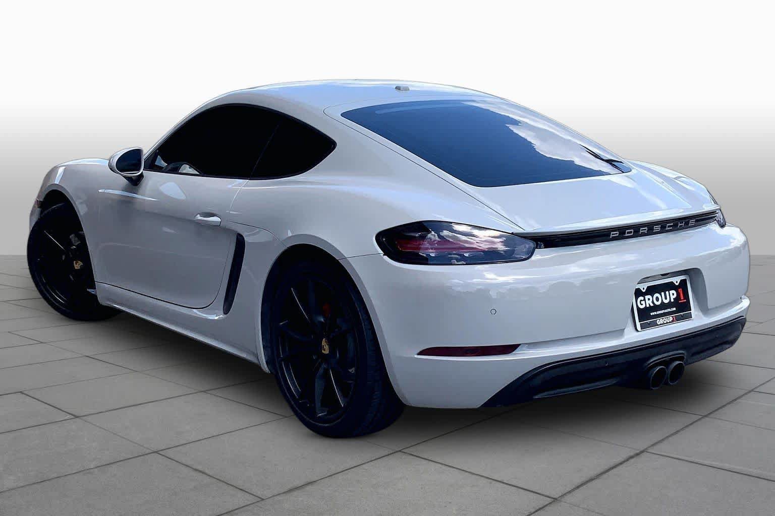 Used 2021 Porsche 718 Cayman RWD image 10