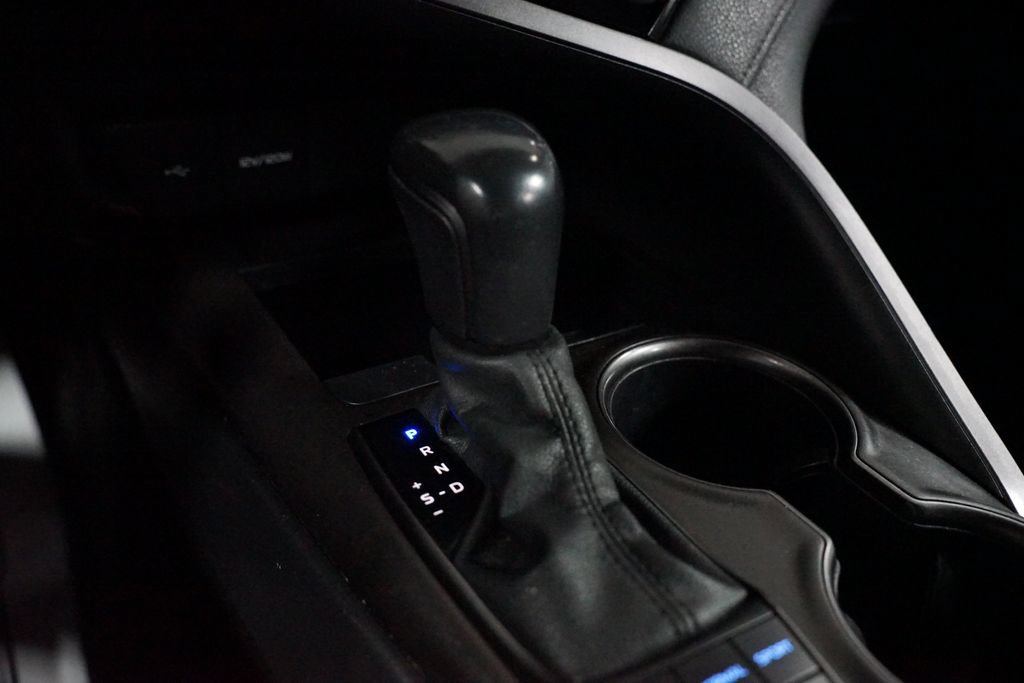 Used 2022 Toyota Camry SE FWD image 21