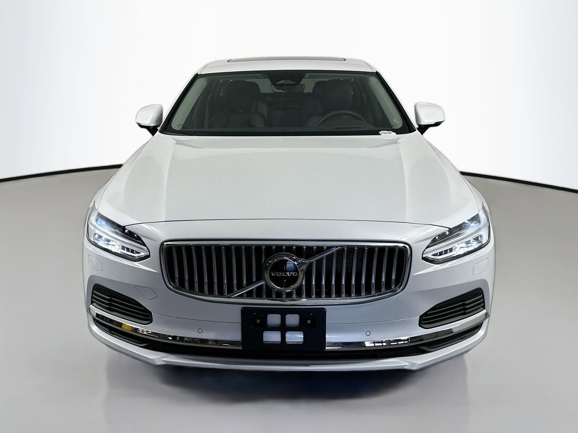 New 2025 Volvo S90 T8 Ultra image 2