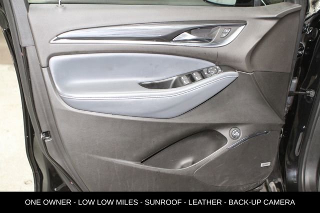 Used 2023 Buick Enclave Essence w/ Experience Buick Package AWD/4WD image 13