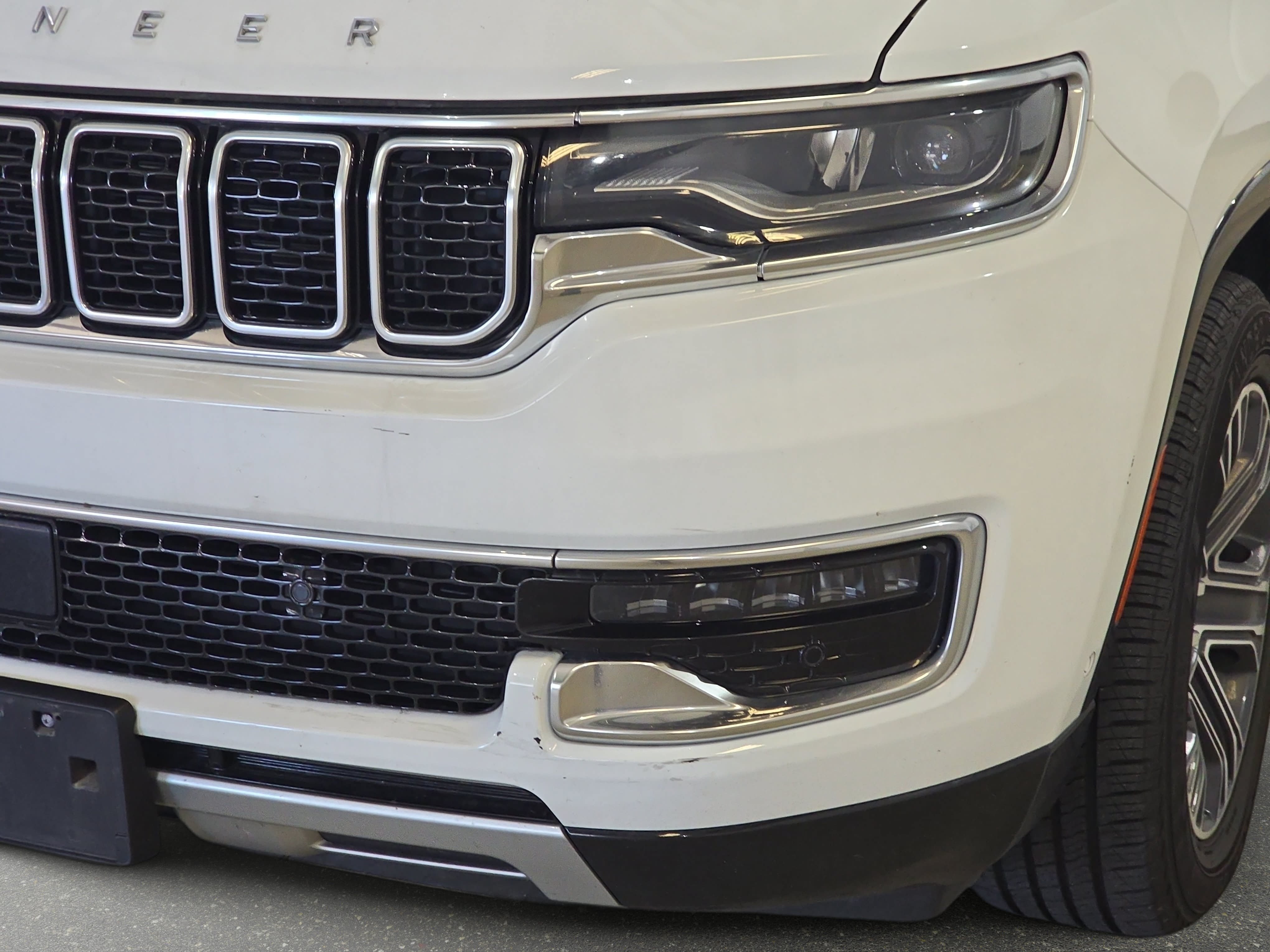 Used 2024 Jeep Wagoneer L Series II w/ Flexible Seating Group AWD/4WD image 29