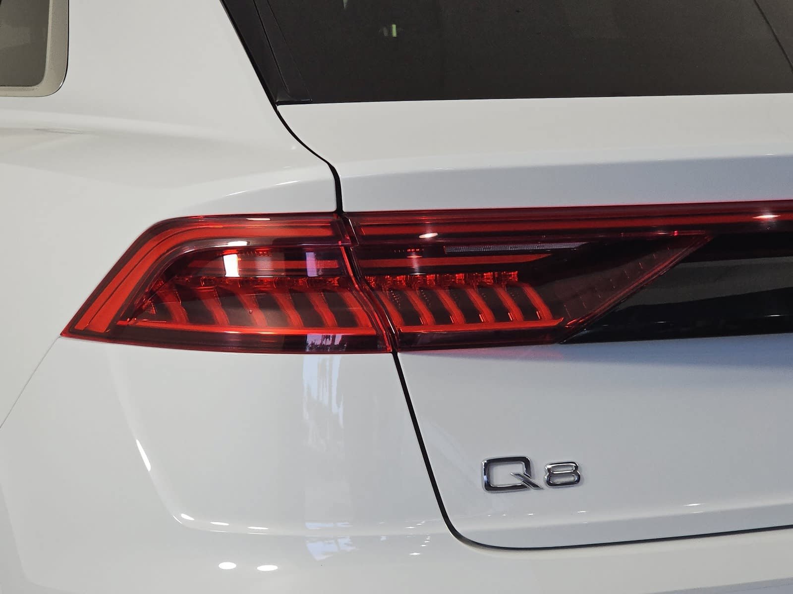 Used 2019 Audi Q8 Premium Plus AWD/4WD image 32