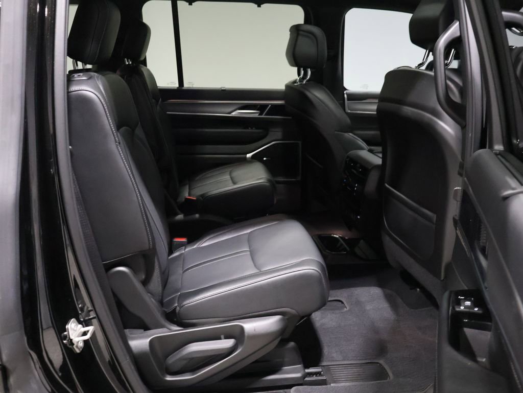 Used 2024 Jeep Wagoneer Series II w/ Convenience Group I image 24