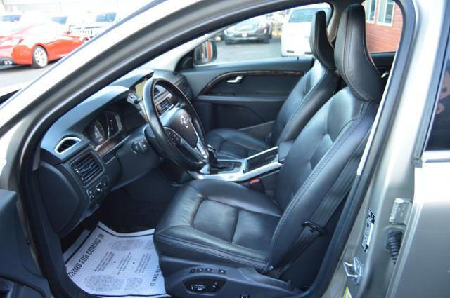 Used 2016 Volvo XC70 T5 Premier w/ Proximity Package image 44