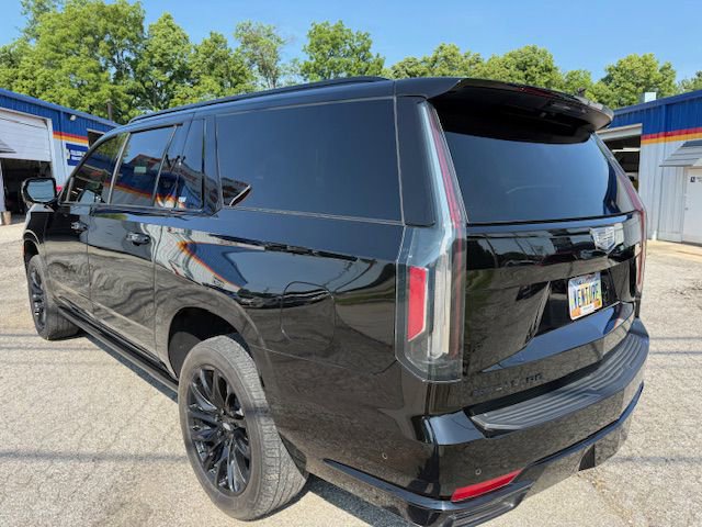 Used 2022 Cadillac Escalade ESV Sport Platinum w/ LPO, ONYX Package image 6