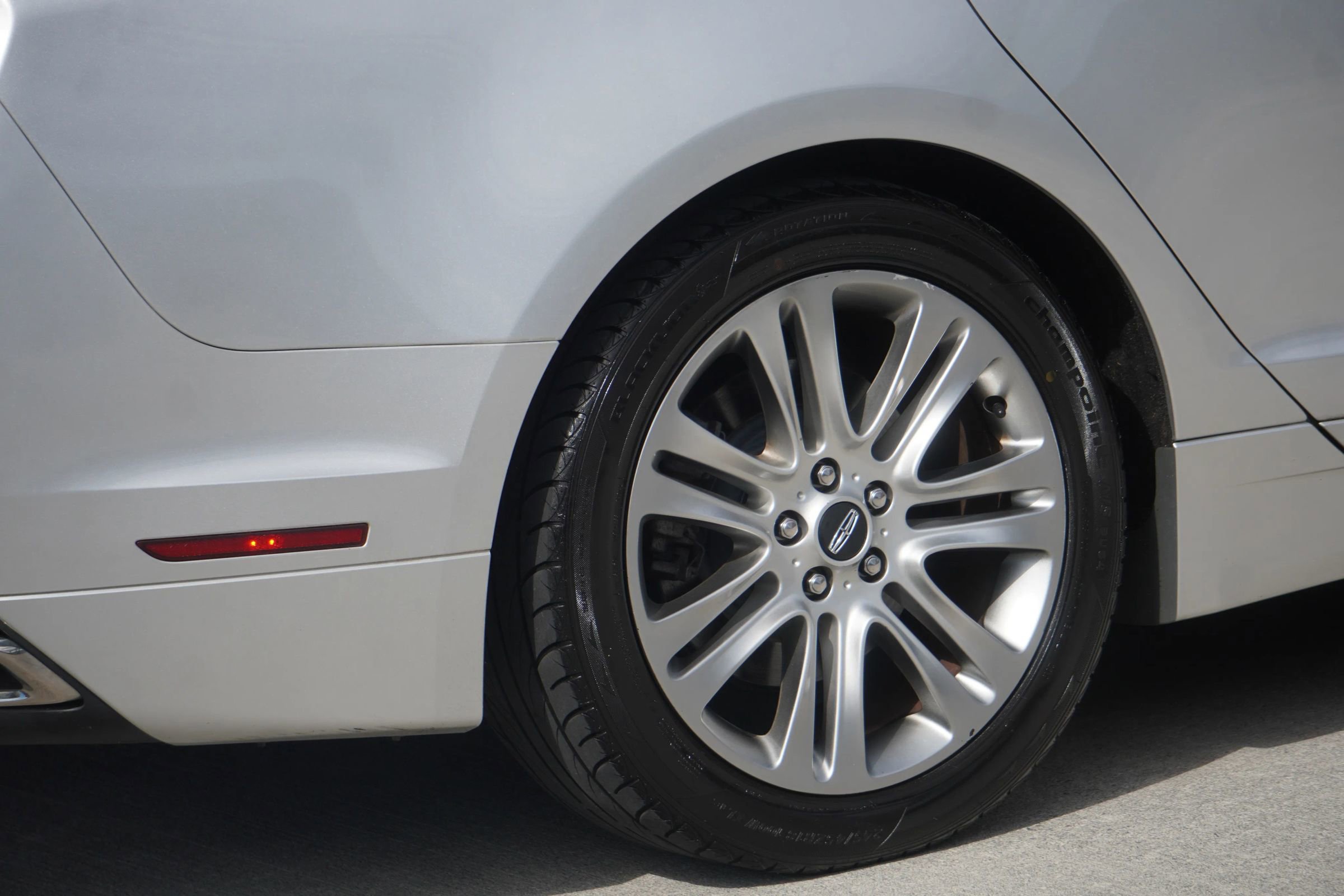 Used 2014 Lincoln MKZ Sedan 4D w/ Equipment Group 102A Reserve image 26