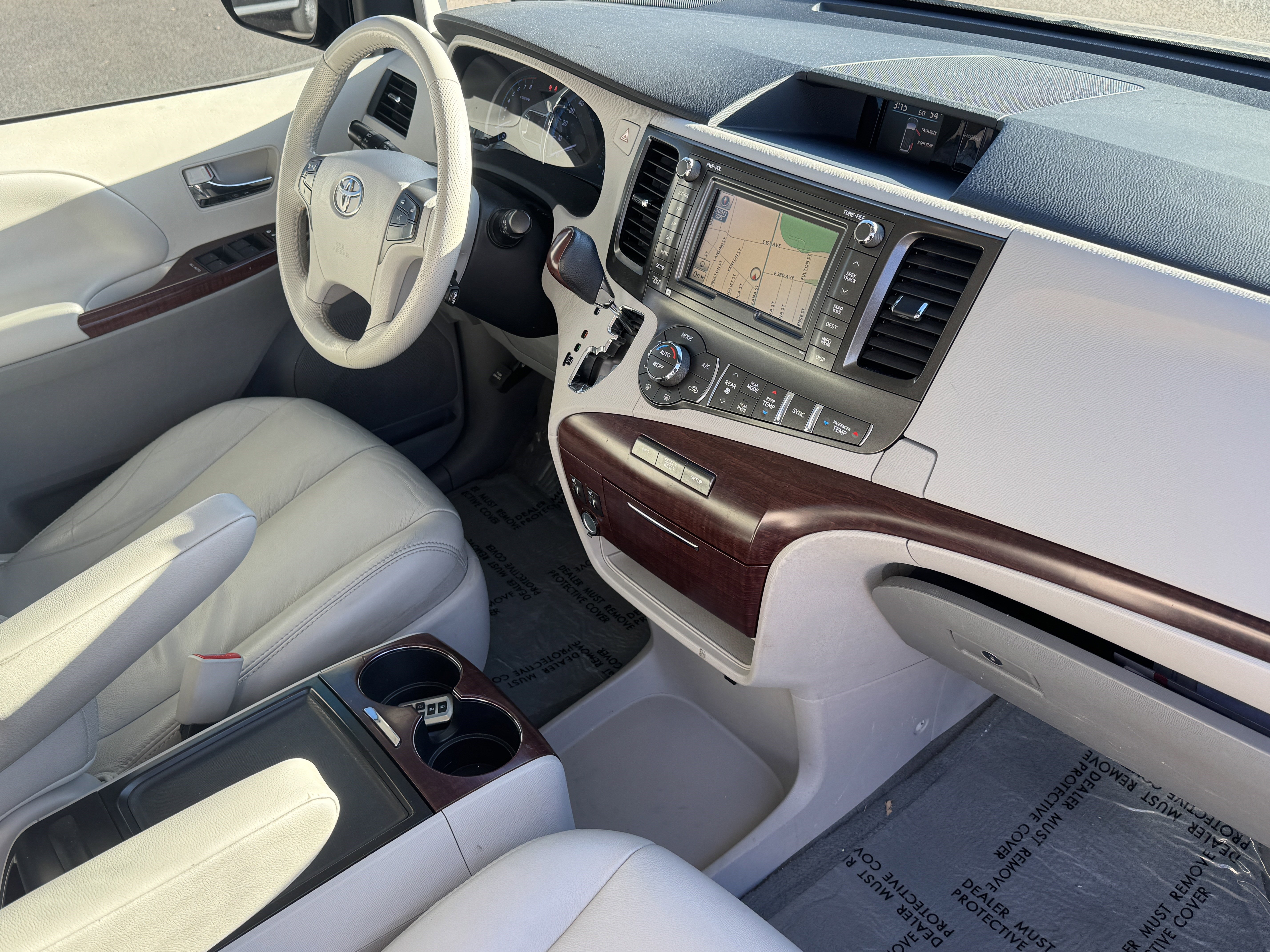 Used 2012 Toyota Sienna XLE image 20