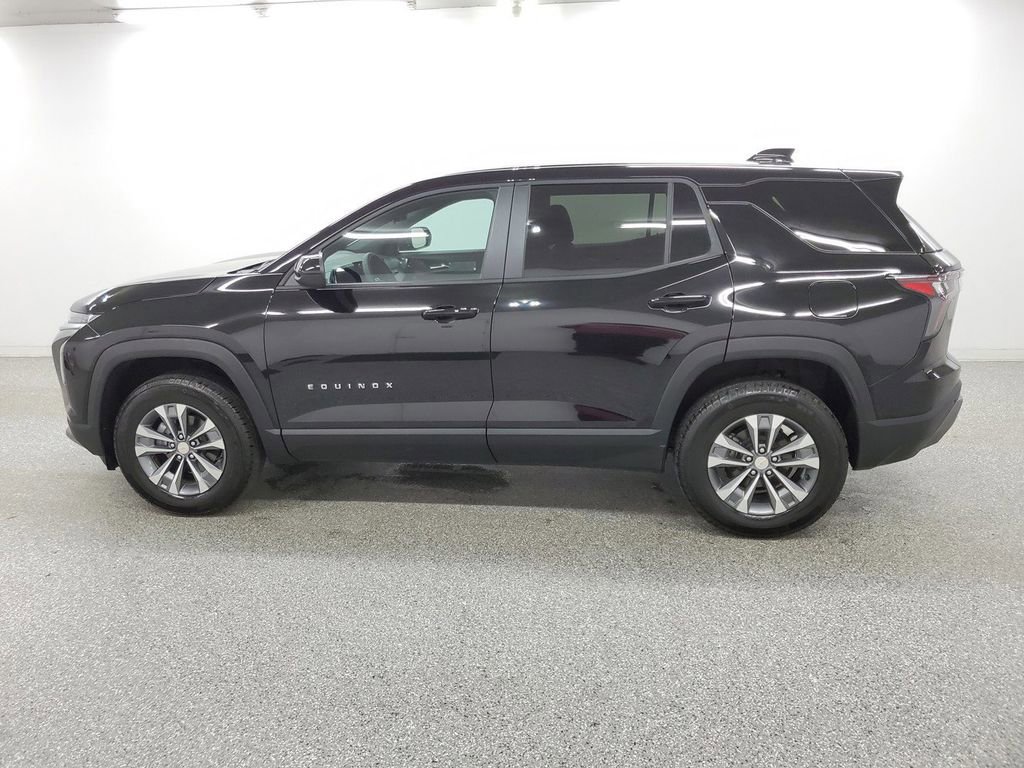Used 2026 Chevrolet Equinox LT AWD/4WD image 8