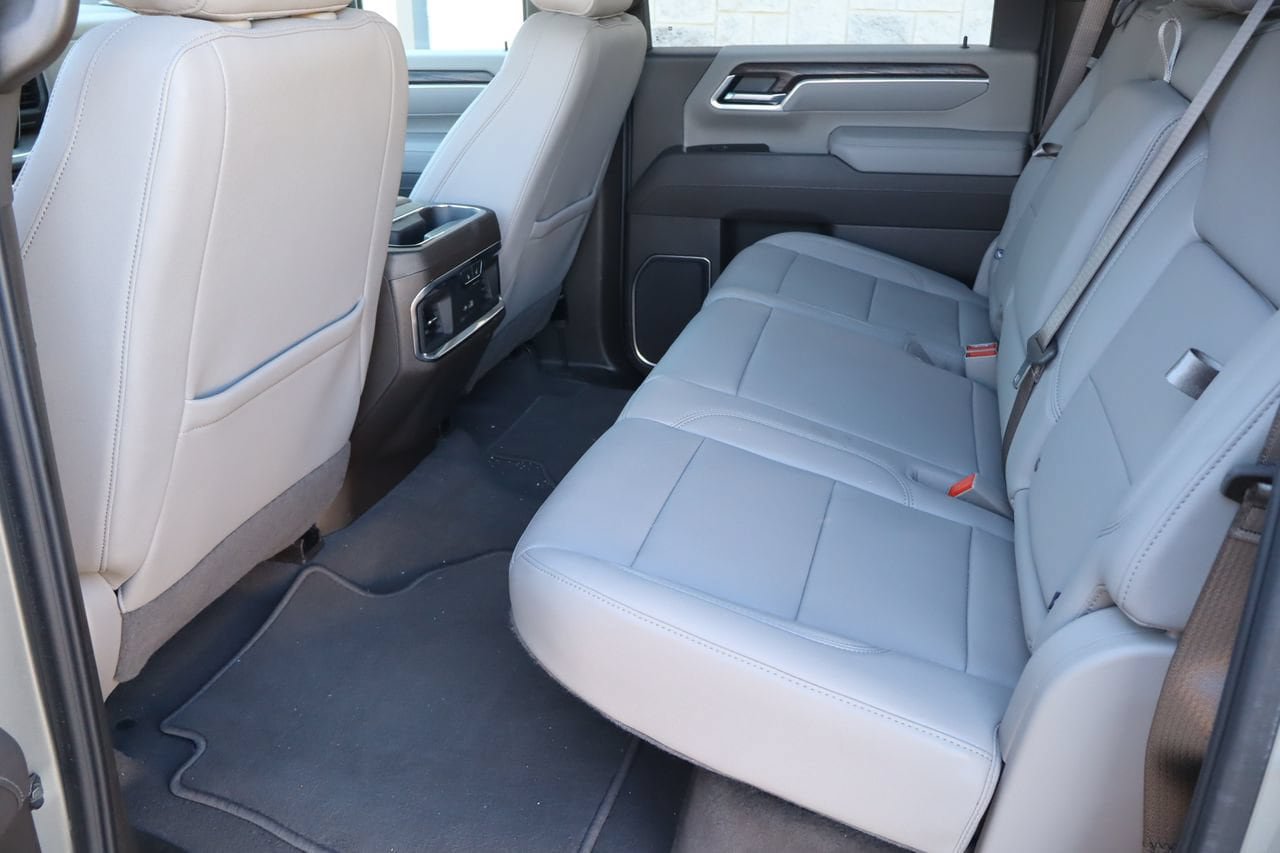 Used 2025 GMC Sierra 2500 SLT w/ Texas SLT Premium Package AWD/4WD image 5