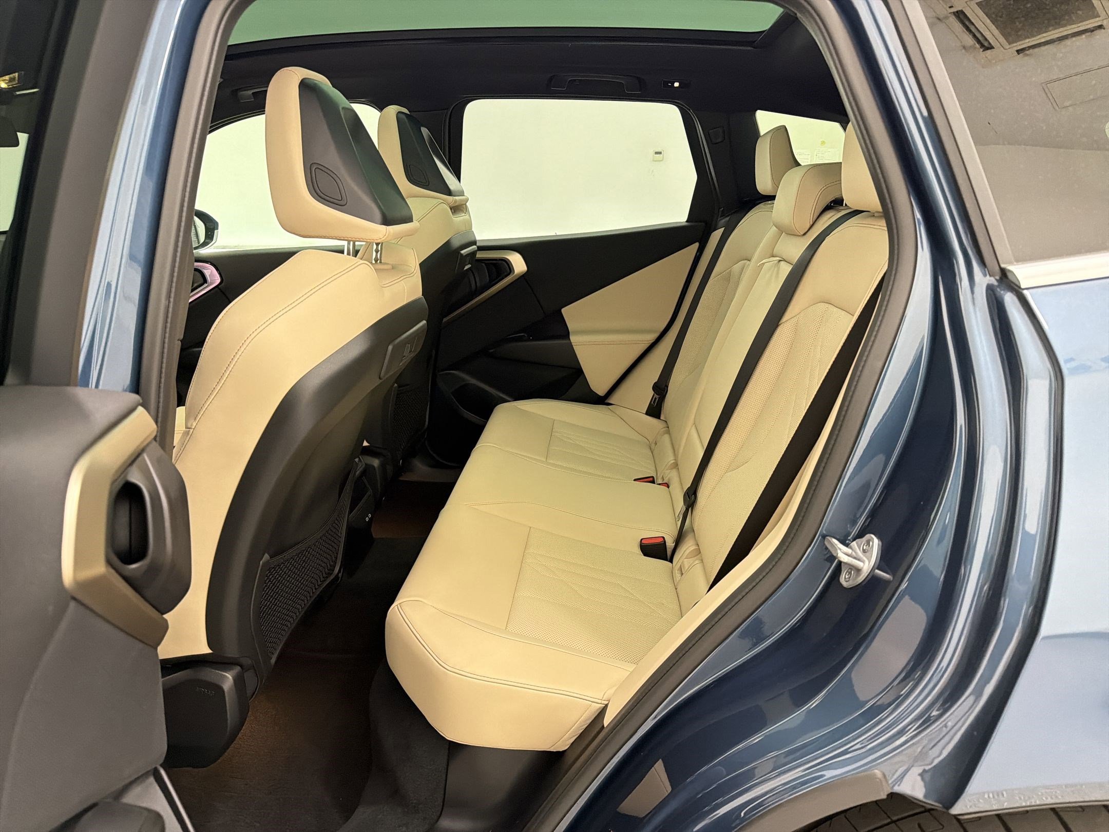 Certified 2025 BMW X3 xDrive30i w/ Premium Package image 12