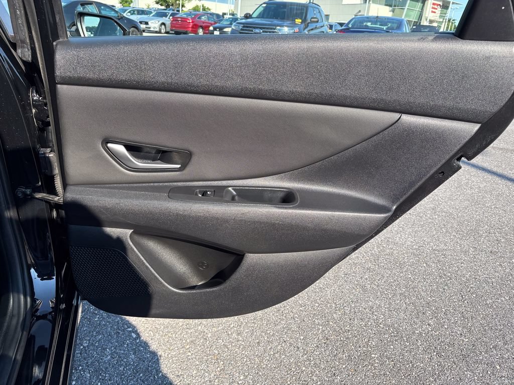 Used 2023 Hyundai Elantra SEL w/ Convenience Package FWD image 41