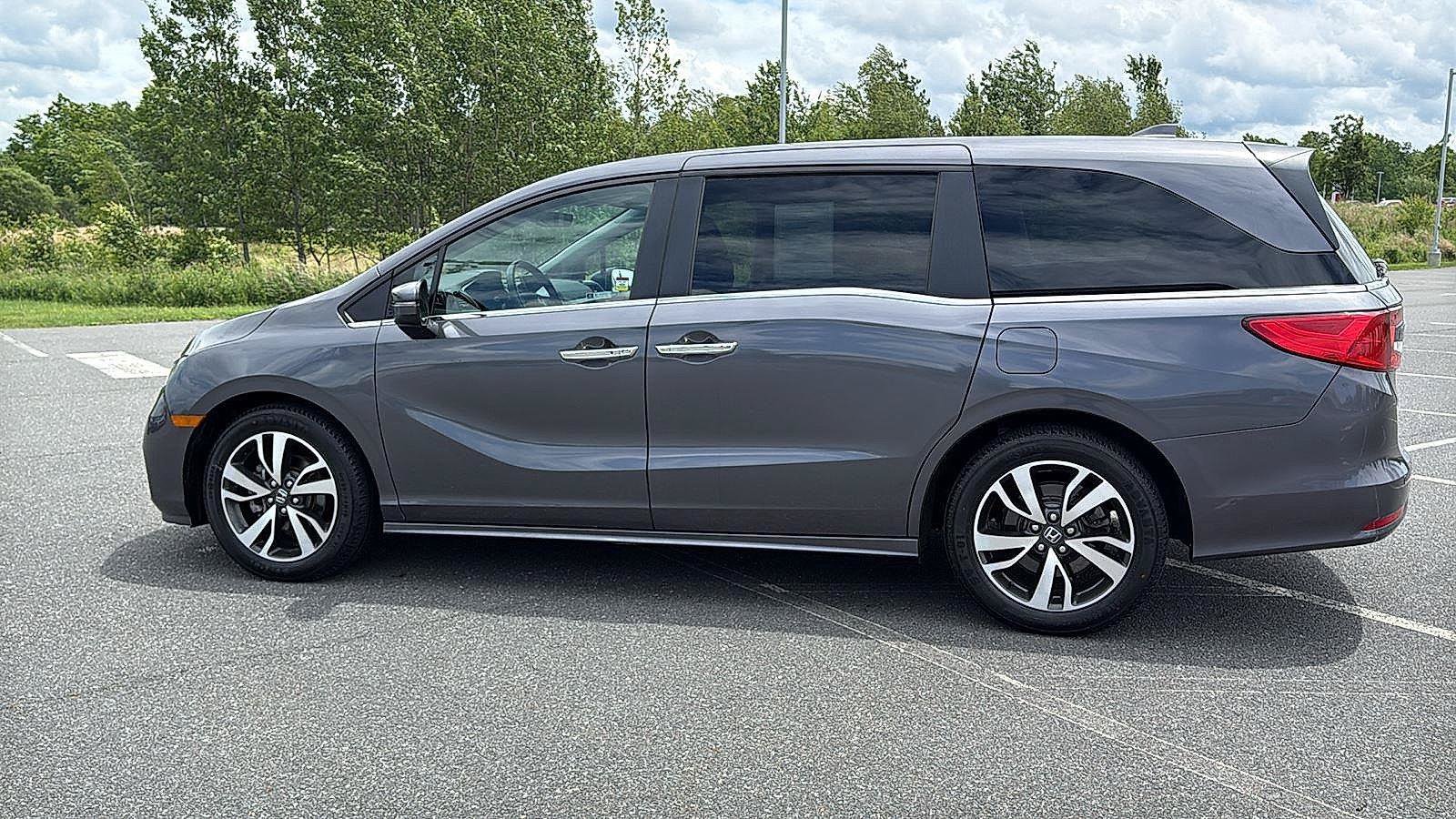 Used 2023 Honda Odyssey Touring image 11