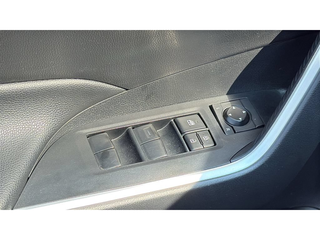 Used 2019 Toyota RAV4 XLE w/ Convenience Package AWD/4WD image 15