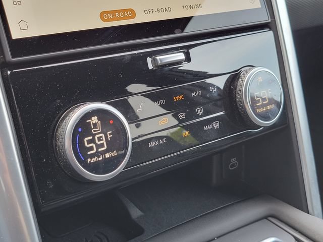 Used 2025 Land Rover Discovery Dynamic SE AWD/4WD image 38