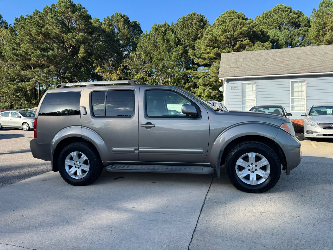 Used 2006 Nissan Pathfinder LE image 5