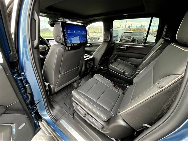 New 2026 Chevrolet Suburban Premier image 13