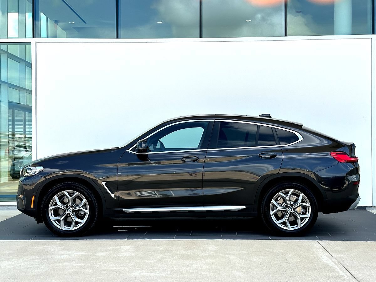 Used 2024 BMW X4 xDrive30i w/ Parking Assistance Package AWD/4WD image 8