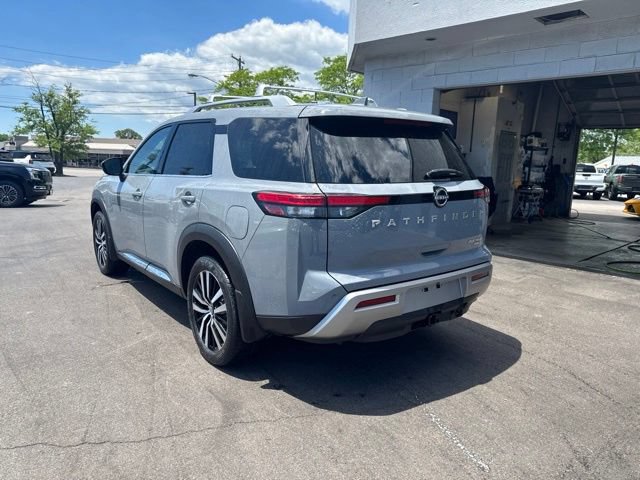 Used 2024 Nissan Pathfinder Platinum AWD/4WD image 4