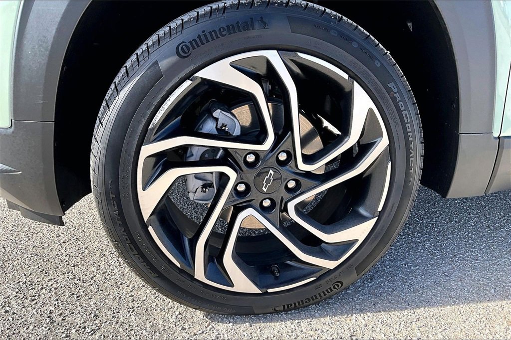 Used 2024 Chevrolet TrailBlazer RS w/ Driver Confidence Package image 9