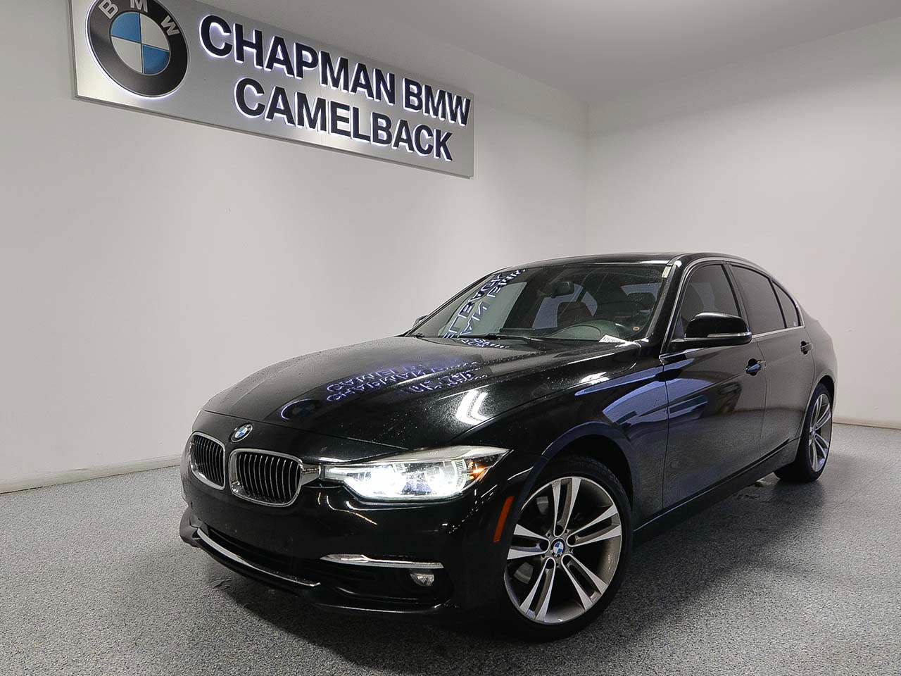 Used 2017 BMW 330i Sedan RWD image 1
